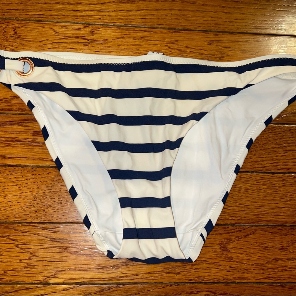 Beautiful bikini - Picture 9 of 10